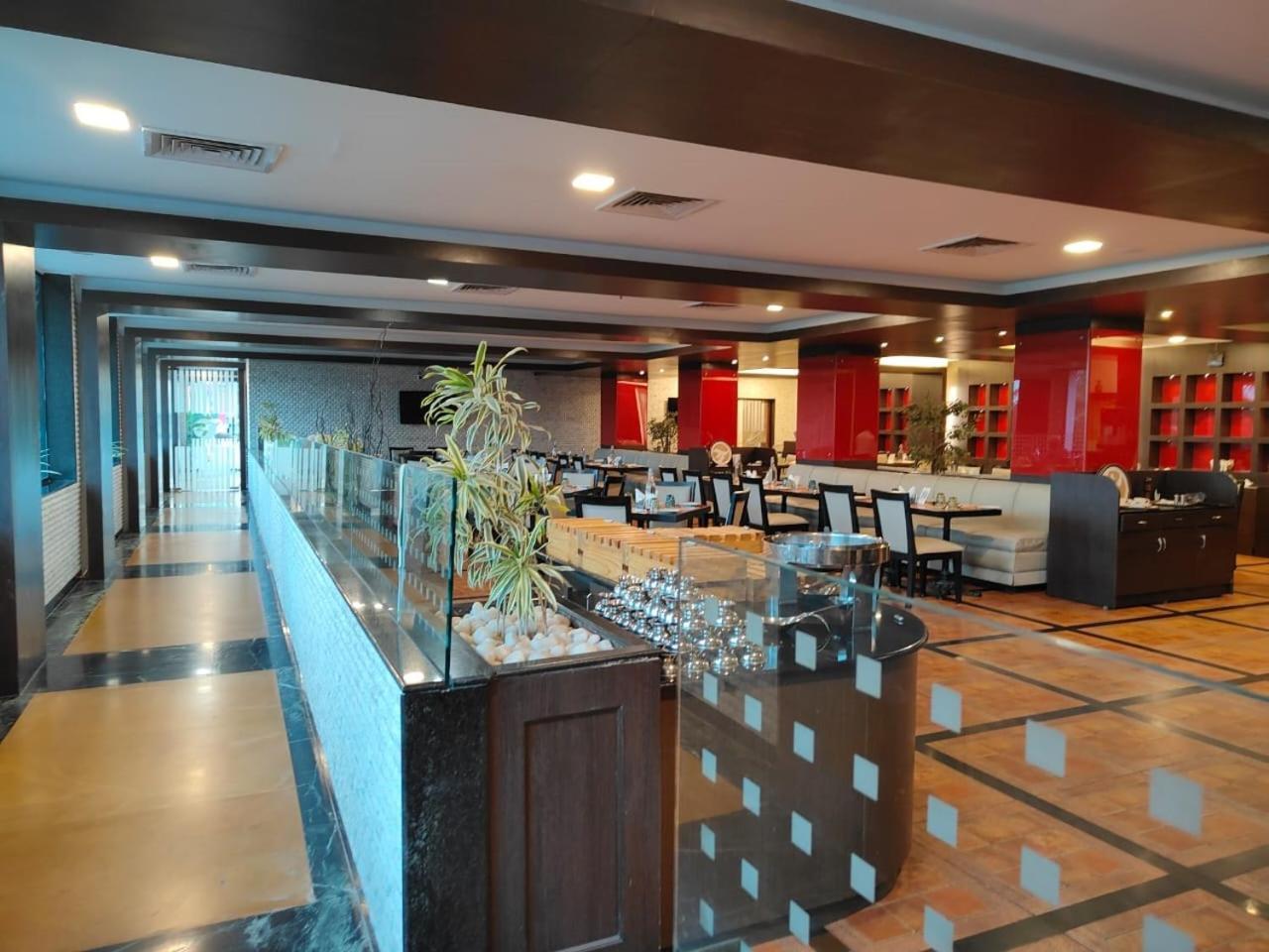 克拉雷斯塔酒店 Hosūr 外观 照片