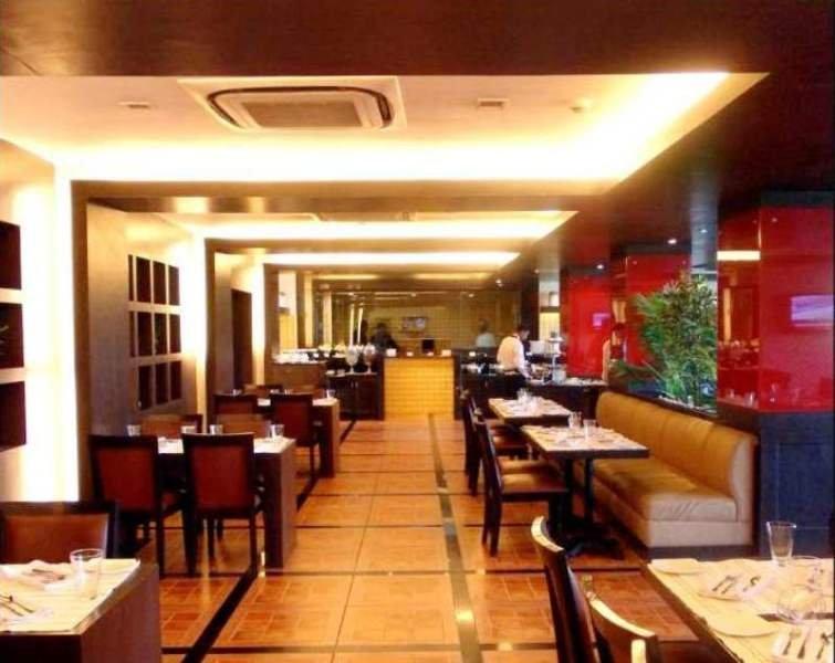 克拉雷斯塔酒店 Hosūr 外观 照片